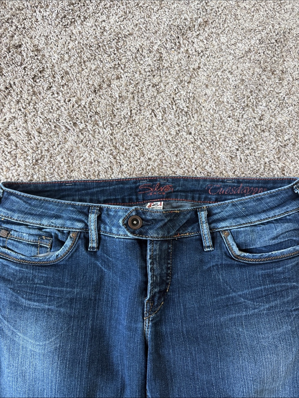 Silver Brand Tuesday 20” Flare Jeans Size 32 x 35 - Picture 2 of 7